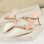 Mode Rivet sans lacet femmes pantoufles nouvel été bout pointu talons hauts chaussures fête en cuir verni creux Sexy femme sandale robe