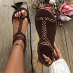 Sandales romaines tissées à la mode pour femmes, nouvelles sandales plates à lanières en T, grande taille, chaussures de plage confortables et antidérapantes pour dames, été 2026