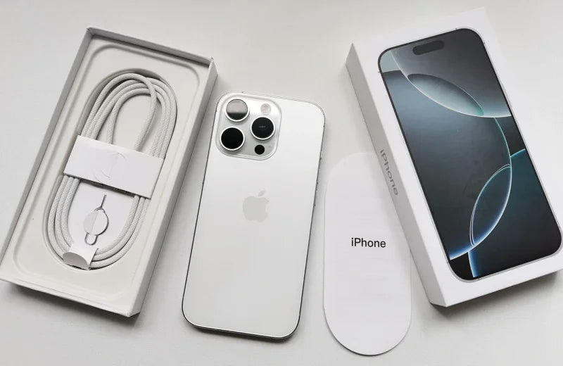 iPhone 16 Pro 16Pro d'origine 128GB/256GB/512GB/1TB ROM 8GB RAM débloqué 5G téléphone intelligent paquet officiel ressemble à un nouveau