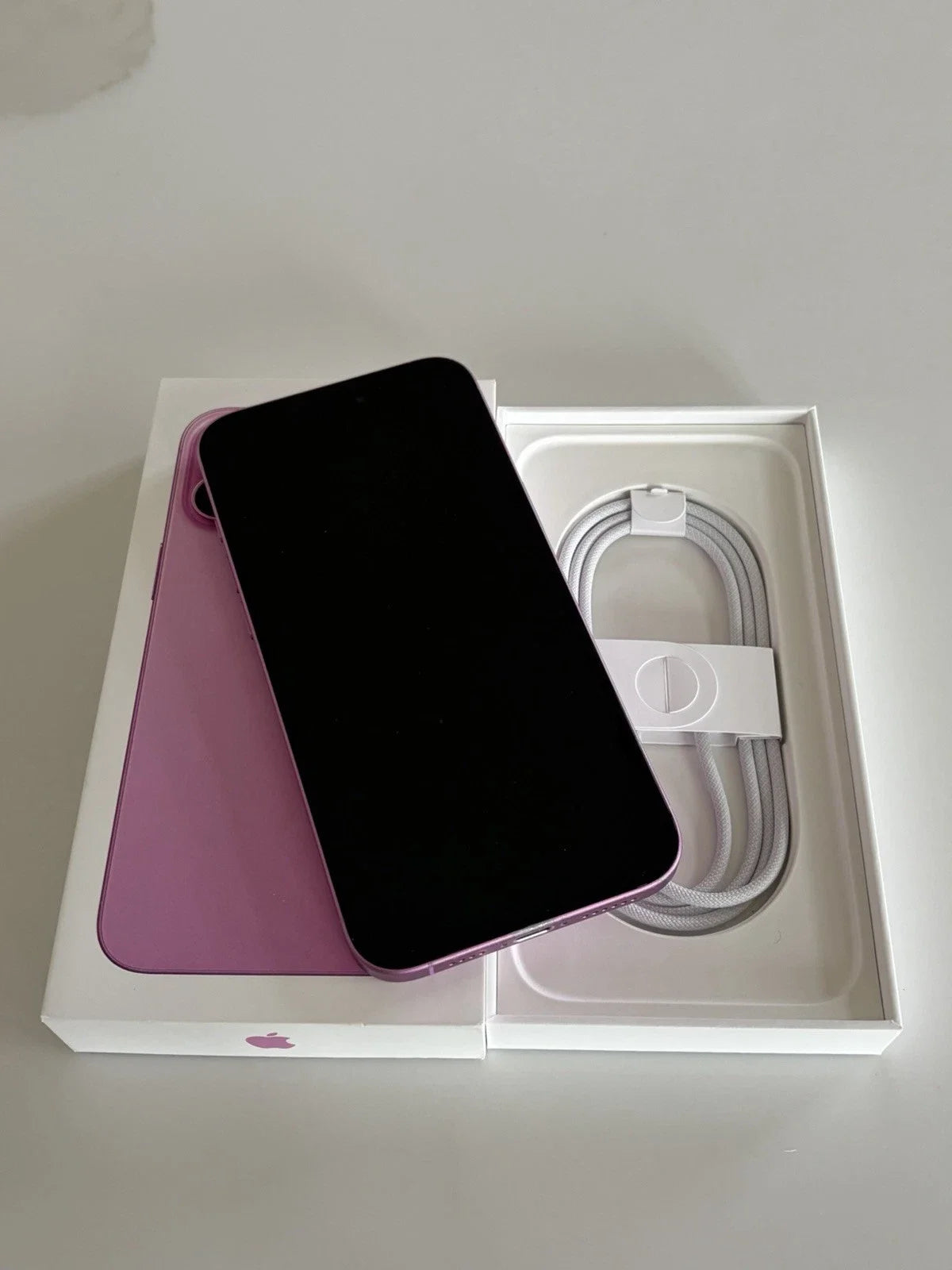 iPhone 16 authentique 6,1 pouces eSIM/SIM physique, écran OLED XDR authentique, Face ID, NFC, A18, ROM 128/256/512 Go, RAM 8 Go, 5G, téléphone portable IA, 98 % neuf
