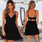 Robe plissée élégante et tendance, couleur unie, avec décolleté dos nu, ornée de fleurs ajourées et de bretelles en dentelle, idéale pour les vacances à la plage