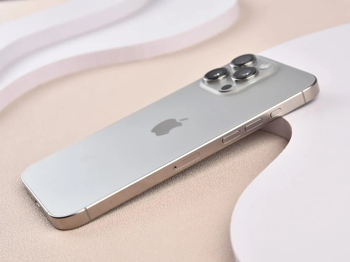 100% Original iPhone 16 Pro MAX Smartphone 6.9 "double SIM débloqué 5G téléphone portable Retina XDR OLED 6.3" 16 Pro 128GB/256GB/512GB/1T