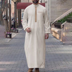 Nouvelle robe islamique musulmane pour hommes, thobe à manches longues, broderie classique, robe de style ethnique arabe, robe décontractée formelle pour hommes, robe de prière