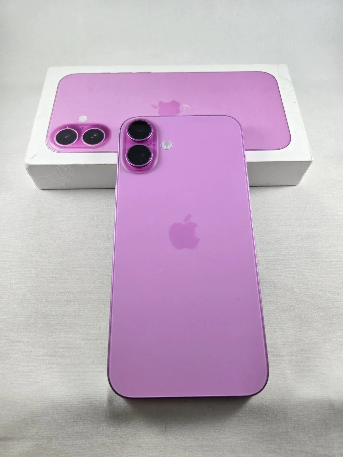 iPhone 16 Plus 16plus d'origine 128GB/256GB/512GB ROM 8GB RAM SIM Fress 5G téléphone portable paquet officiel ressemble à neuf