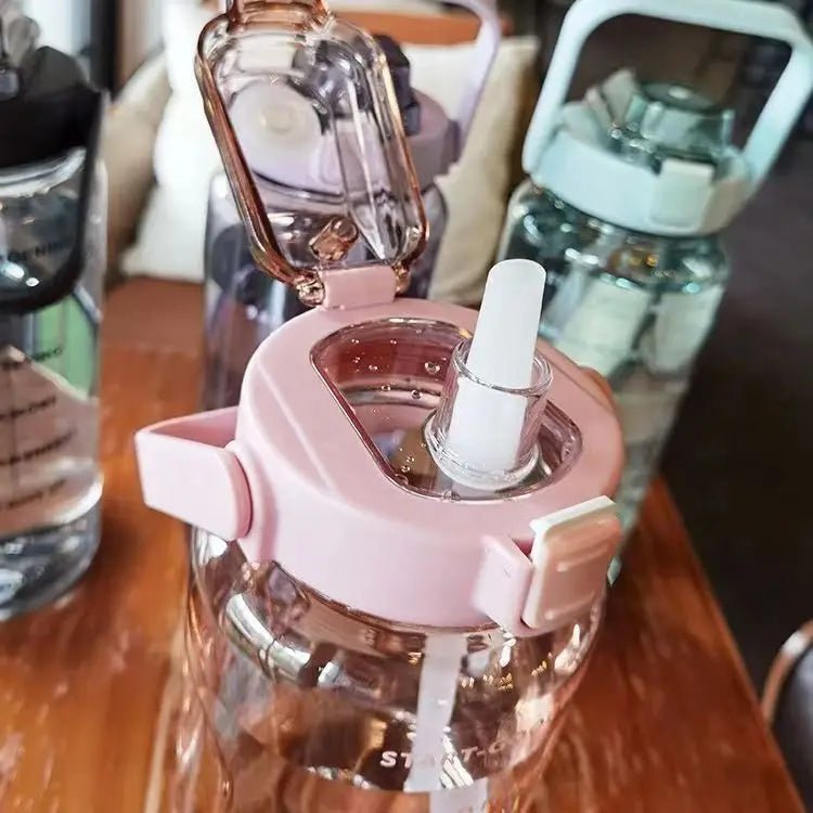 Bouteille d'eau en plastique avec paille de 2 litres, grande bouteille de voyage Portable pour filles, tasse de sport, Fitness, vélo, grande tasse de graisse - FATAONBouteille d'eau en plastique avec paille de 2 litres, grande bouteille de voyage Portable pour filles, tasse de sport, Fitness, vélo, grande tasse de graisseFitness & SportFATAON