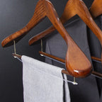 Cintre multifonctionnel en bois rétro à larges épaules avec tige de flocage pour vêtements, support de séchage pour placard de chambre à coucher, organisateur d'armoires - FATAONCintre multifonctionnel en bois rétro à larges épaules avec tige de flocage pour vêtements, support de séchage pour placard de chambre à coucher, organisateur d'armoiresMode FemmeFATAON