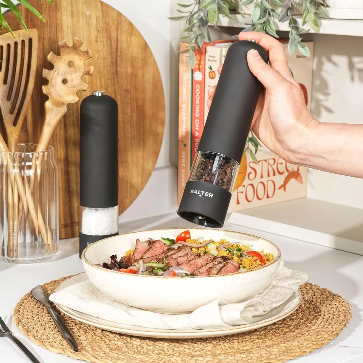 Electric Salt & Pepper Mill Grinder Battery Powered Automatic One Handed Operation with Light and Adjustable Coarseness - FATAONElectric Salt & Pepper Mill Grinder Battery Powered Automatic One Handed Operation with Light and Adjustable CoarsenessBeauté femmeFATAON