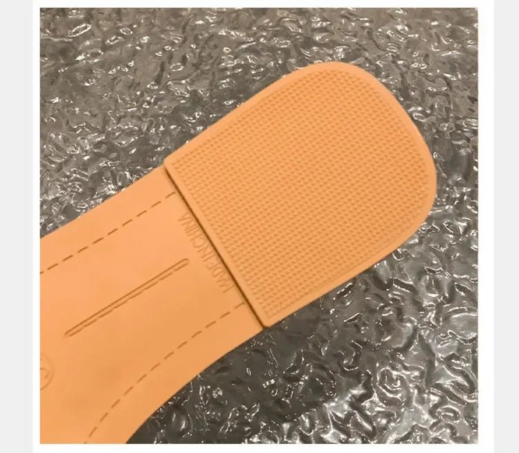 Été 2026 nouvelles pantoufles pour femmes été bout carré chaussures plates femmes large Version pantoufles sandales en plein air chaussures décontractées quotidiennes - FATAONÉté 2026 nouvelles pantoufles pour femmes été bout carré chaussures plates femmes large Version pantoufles sandales en plein air chaussures décontractées quotidiennesMode FemmeFATAON