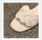 Été 2026 nouvelles pantoufles pour femmes été bout carré chaussures plates femmes large Version pantoufles sandales en plein air chaussures décontractées quotidiennes - FATAONÉté 2026 nouvelles pantoufles pour femmes été bout carré chaussures plates femmes large Version pantoufles sandales en plein air chaussures décontractées quotidiennesMode FemmeFATAON