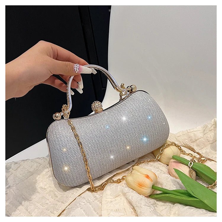 Evening party bags: This year, there is a trend for sophisticated and feminine women's bags. There are simple buttoned small bag - FATAONEvening party bags: This year, there is a trend for sophisticated and feminine women's bags. There are simple buttoned small bagMode FemmeFATAON