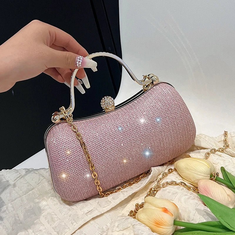 Evening party bags: This year, there is a trend for sophisticated and feminine women's bags. There are simple buttoned small bag - FATAONEvening party bags: This year, there is a trend for sophisticated and feminine women's bags. There are simple buttoned small bagMode FemmeFATAON