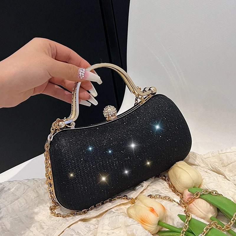 Evening party bags: This year, there is a trend for sophisticated and feminine women's bags. There are simple buttoned small bag - FATAONEvening party bags: This year, there is a trend for sophisticated and feminine women's bags. There are simple buttoned small bagMode FemmeFATAON