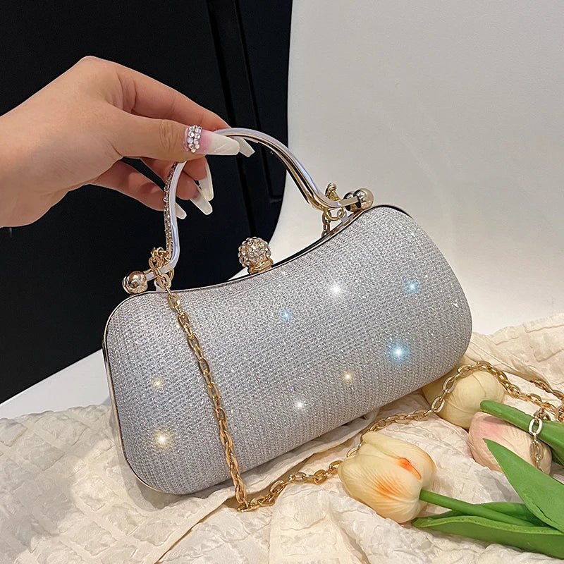 Evening party bags: This year, there is a trend for sophisticated and feminine women's bags. There are simple buttoned small bag - FATAONEvening party bags: This year, there is a trend for sophisticated and feminine women's bags. There are simple buttoned small bagMode FemmeFATAON