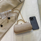 Evening party bags: This year, there is a trend for sophisticated and feminine women's bags. There are simple buttoned small bag - FATAONEvening party bags: This year, there is a trend for sophisticated and feminine women's bags. There are simple buttoned small bagMode FemmeFATAON