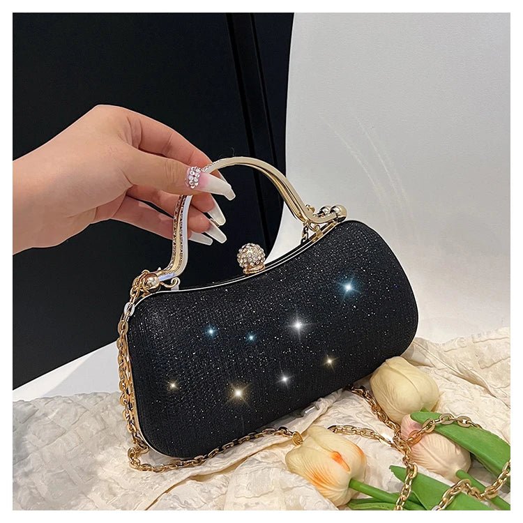 Evening party bags: This year, there is a trend for sophisticated and feminine women's bags. There are simple buttoned small bag - FATAONEvening party bags: This year, there is a trend for sophisticated and feminine women's bags. There are simple buttoned small bagMode FemmeFATAON