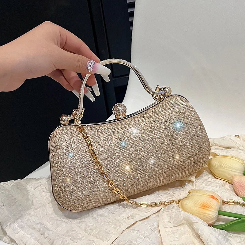 Evening party bags: This year, there is a trend for sophisticated and feminine women's bags. There are simple buttoned small bag - FATAONEvening party bags: This year, there is a trend for sophisticated and feminine women's bags. There are simple buttoned small bagMode FemmeFATAON