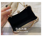 Evening party bags: This year, there is a trend for sophisticated and feminine women's bags. There are simple buttoned small bag - FATAONEvening party bags: This year, there is a trend for sophisticated and feminine women's bags. There are simple buttoned small bagMode FemmeFATAON