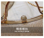 Evening party bags: This year, there is a trend for sophisticated and feminine women's bags. There are simple buttoned small bag - FATAONEvening party bags: This year, there is a trend for sophisticated and feminine women's bags. There are simple buttoned small bagMode FemmeFATAON