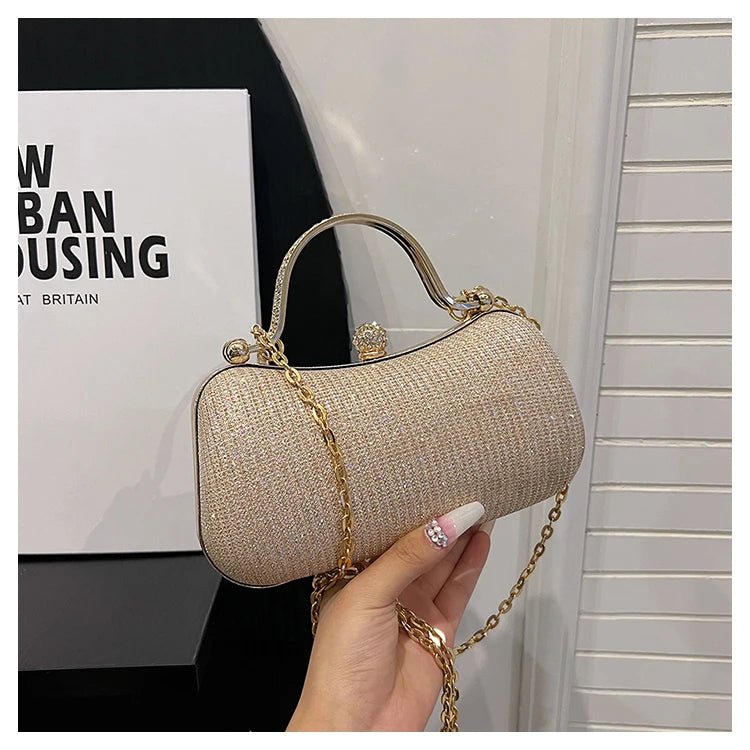 Evening party bags: This year, there is a trend for sophisticated and feminine women's bags. There are simple buttoned small bag - FATAONEvening party bags: This year, there is a trend for sophisticated and feminine women's bags. There are simple buttoned small bagMode FemmeFATAON