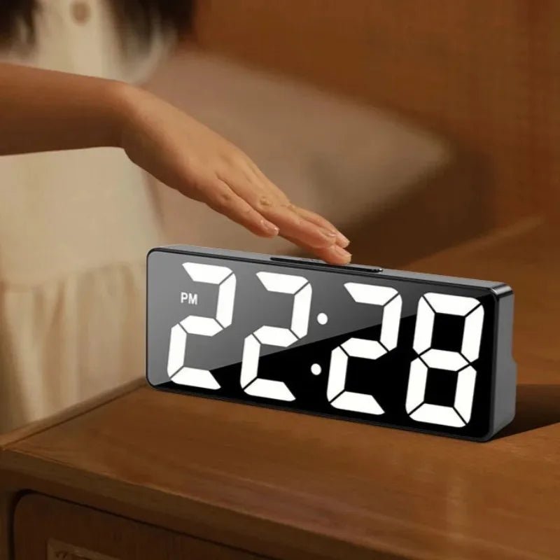 Horloge numérique LED, réveil lumineux, horloge électronique de bureau pour chambre à coucher, avec affichage de la température, luminosité réglable. - FATAONHorloge numérique LED, réveil lumineux, horloge électronique de bureau pour chambre à coucher, avec affichage de la température, luminosité réglable.Solutions MaisonFATAON