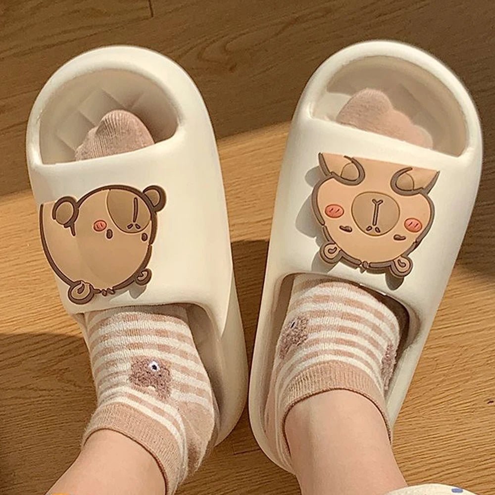 Pantoufles à semelle épaisse pour femmes, Design Capybara mignon, diapositives pour salle de bain, plage, sandales d'intérieur, chaussures d'été pour Couple - FATAONPantoufles à semelle épaisse pour femmes, Design Capybara mignon, diapositives pour salle de bain, plage, sandales d'intérieur, chaussures d'été pour CoupleMode FemmeFATAON