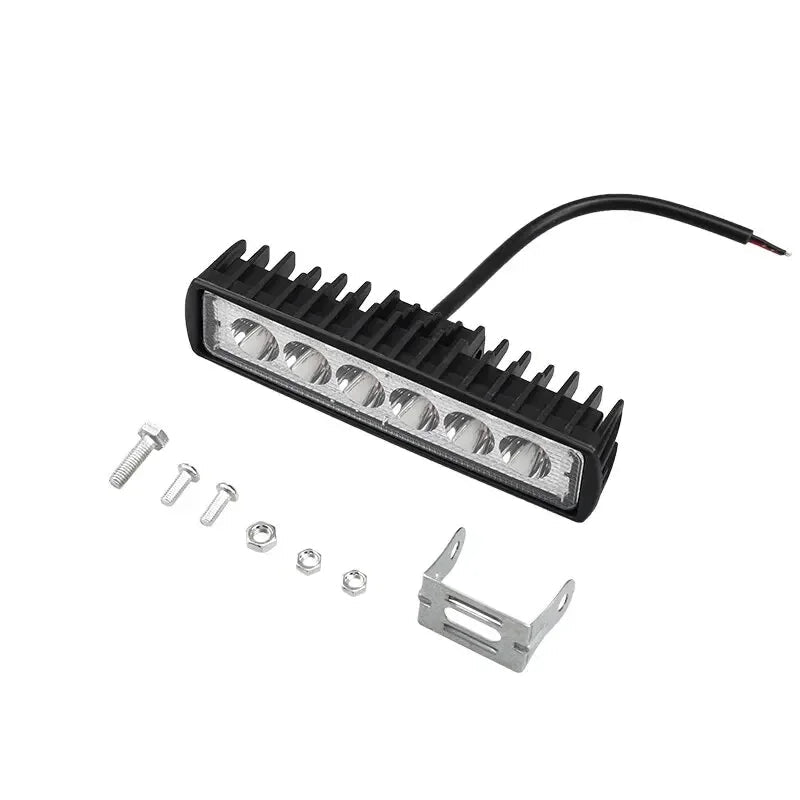 Phare de travail universel pour voiture, budgétaire haute luminosité, automobile tout-terrain, conduite de camion, feux de sauna antibrouillard, lampe de conduite DRL, 18W, 6 LED, 12V - FATAONPhare de travail universel pour voiture, budgétaire haute luminosité, automobile tout-terrain, conduite de camion, feux de sauna antibrouillard, lampe de conduite DRL, 18W, 6 LED, 12VAccessoire AutoFATAON
