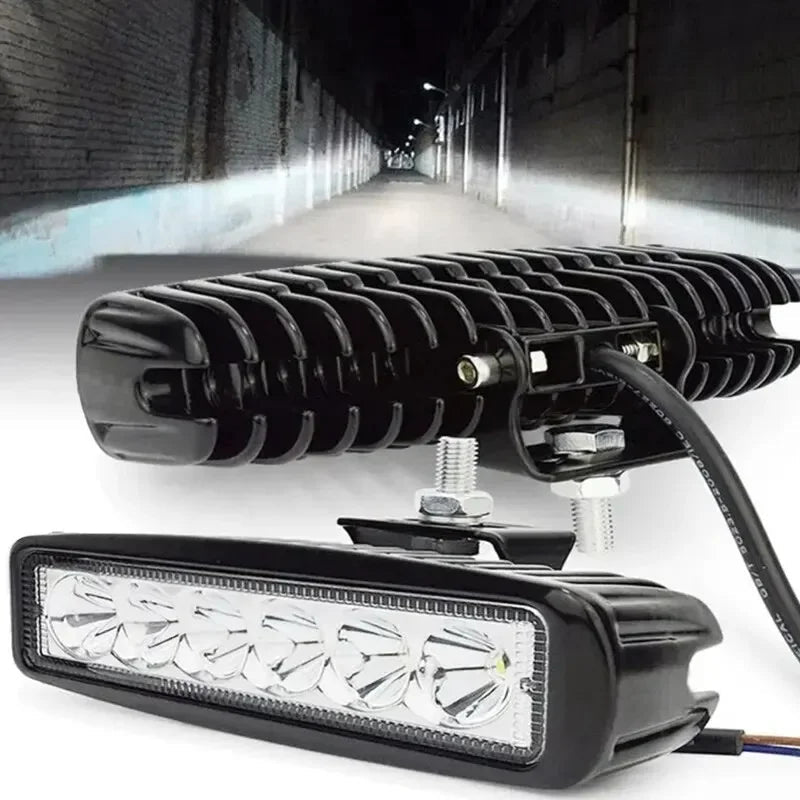 Phare de travail universel pour voiture, budgétaire haute luminosité, automobile tout-terrain, conduite de camion, feux de sauna antibrouillard, lampe de conduite DRL, 18W, 6 LED, 12V - FATAONPhare de travail universel pour voiture, budgétaire haute luminosité, automobile tout-terrain, conduite de camion, feux de sauna antibrouillard, lampe de conduite DRL, 18W, 6 LED, 12VAccessoire AutoFATAON