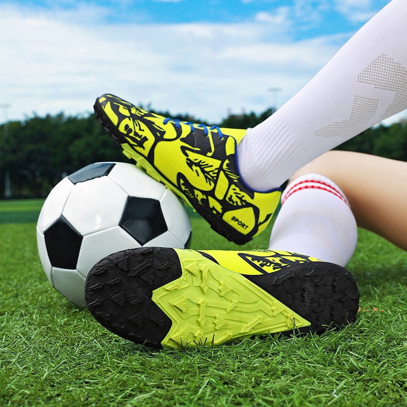 Professional Training Football Shoes Low-top Leather Spikes Football sneaker Low-top Youth Sneakers plus size Cross-border - FATAONProfessional Training Football Shoes Low-top Leather Spikes Football sneaker Low-top Youth Sneakers plus size Cross-borderFitness & SportFATAON