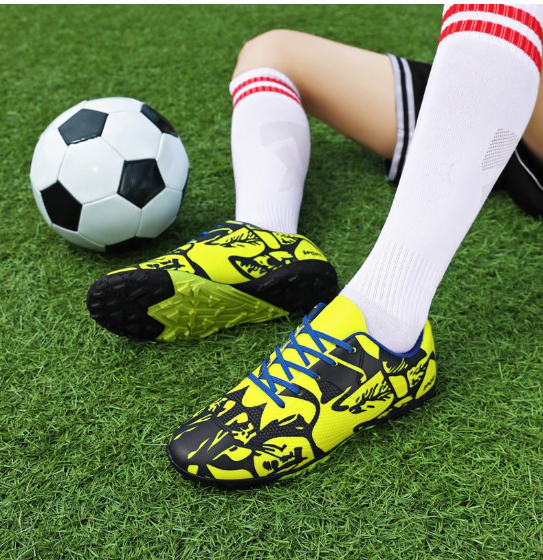 Professional Training Football Shoes Low-top Leather Spikes Football sneaker Low-top Youth Sneakers plus size Cross-border - FATAONProfessional Training Football Shoes Low-top Leather Spikes Football sneaker Low-top Youth Sneakers plus size Cross-borderFitness & SportFATAON