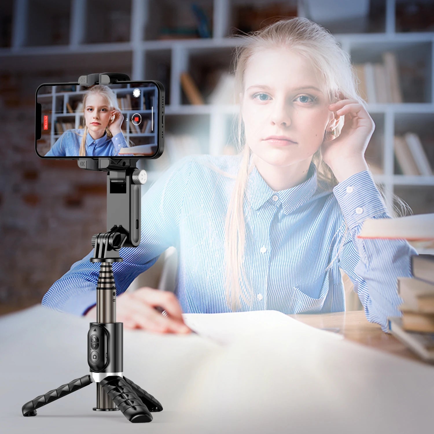Q18 Desktop Following the shooting Mode Gimbal Stabilizer Selfie Stick Tripod with Fill Light for iPhone Cell Phone Smartphone - Fix & GoQ18 Desktop Following the shooting Mode Gimbal Stabilizer Selfie Stick Tripod with Fill Light for iPhone Cell Phone SmartphoneVidéo & PhotoFix & Go